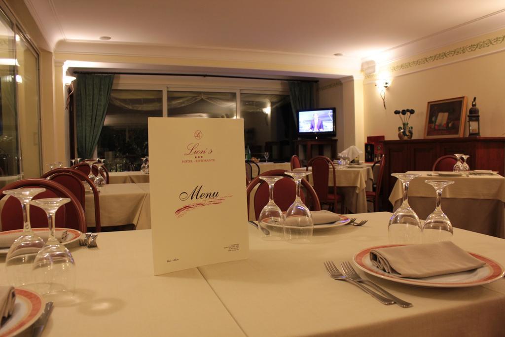 Lion'S Hotel Falerna Exterior photo