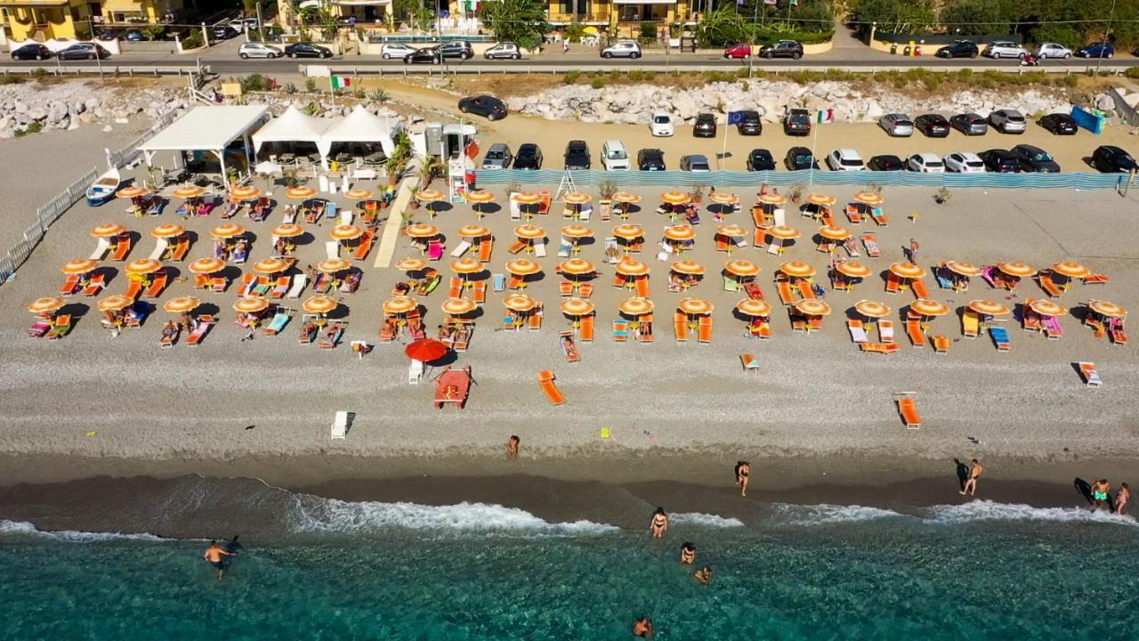 Lion'S Hotel Falerna Exterior photo